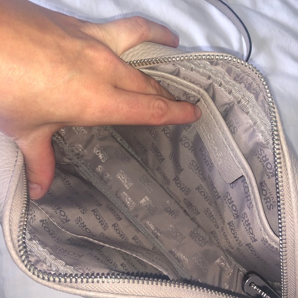 Gray Michael kors jet set large crossbody - Picture 3 of 3